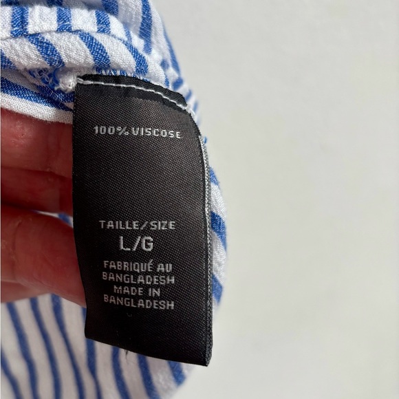 Suzy Shier Blue and White Cropped Button Down Shirt - Picture 5 of 7